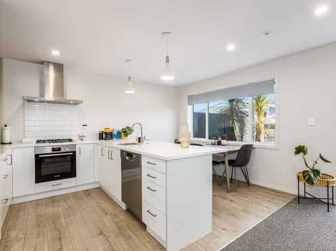 15 Kamana Way, Porirua