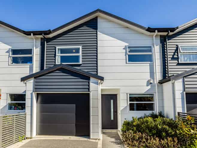15 Kamana Way, Porirua