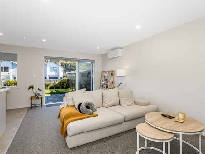 15 Kamana Way, Porirua