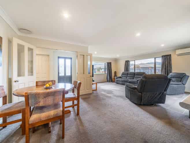 13 Talbot Grove, Trentham