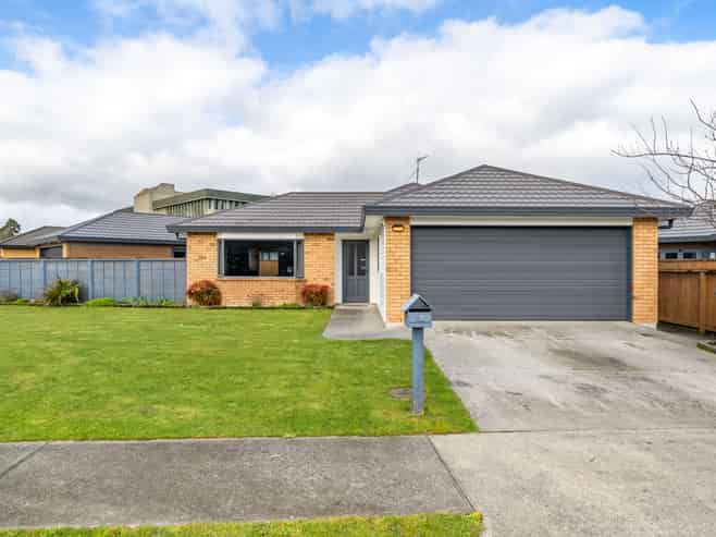 13 Talbot Grove, Trentham