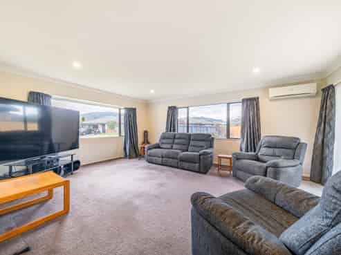13 Talbot Grove, Trentham