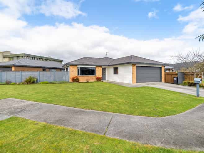 13 Talbot Grove, Trentham