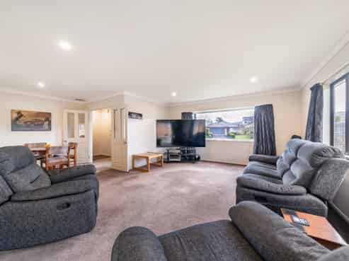 13 Talbot Grove, Trentham