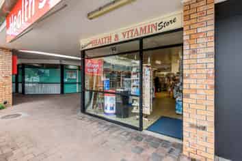 OREWA SHOP - OWNER-OCCUPIERS!
