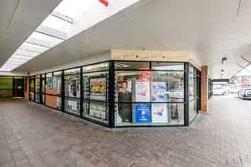 OREWA SHOP - OWNER-OCCUPIERS!
