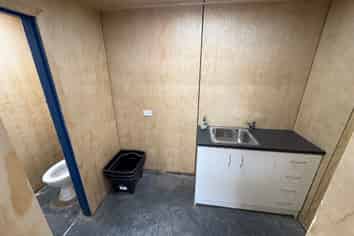 Refurbished 130m² Workshop + Secure 120m² Yard