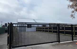 Refurbished 130m² Workshop + Secure 120m² Yard
