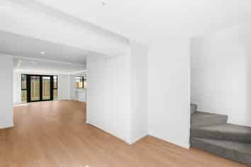 2/62 Colombo Street, Cashmere
