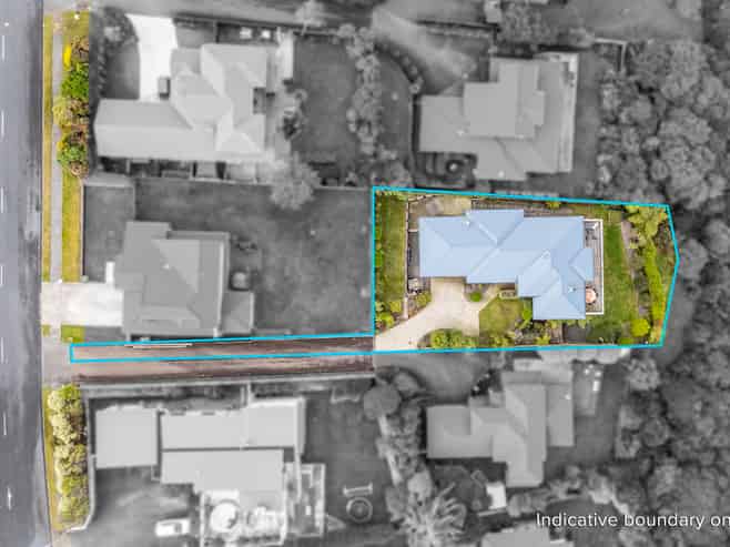 13A Riverstone Drive, Riverstone Terraces