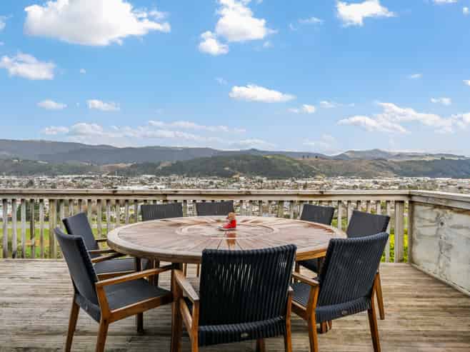 13A Riverstone Drive, Riverstone Terraces