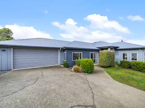 13A Riverstone Drive, Riverstone Terraces