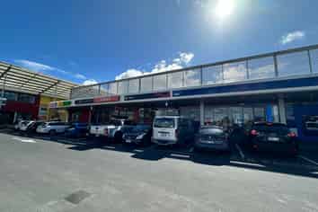 Prime Retail Space in Corner Site Shopping Centre