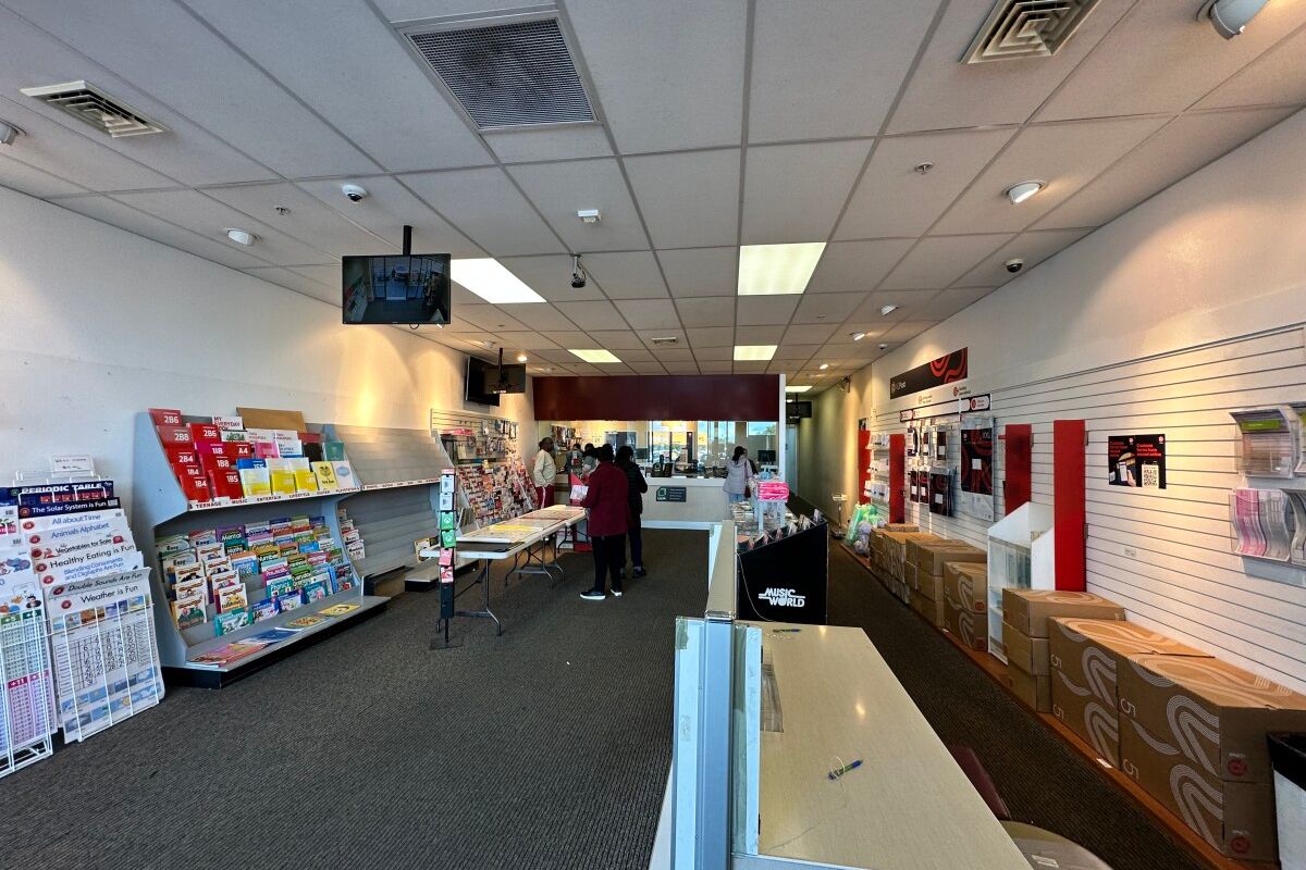 Prime Retail Space in Corner Site Shopping Centre - Vista 4