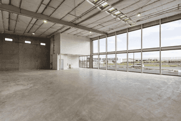 Well-Presented Industrial Unit