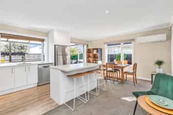25 Munro Street, REDWOOD