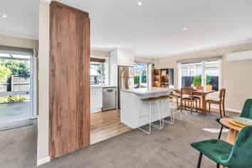 25 Munro Street, REDWOOD