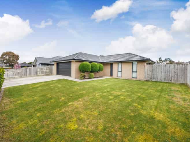 10 Pearl Grove, Ashhurst