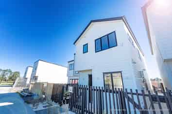 14 Toetoe Street, Westgate