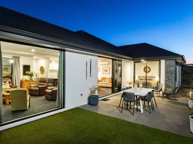 2/66 Arthur Street, Blenheim