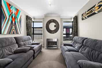 12 Begley Place, Frimley