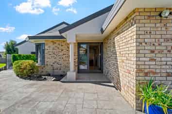 35 Blue Heron Rise, Stanmore Bay