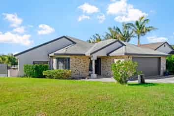 35 Blue Heron Rise, Stanmore Bay