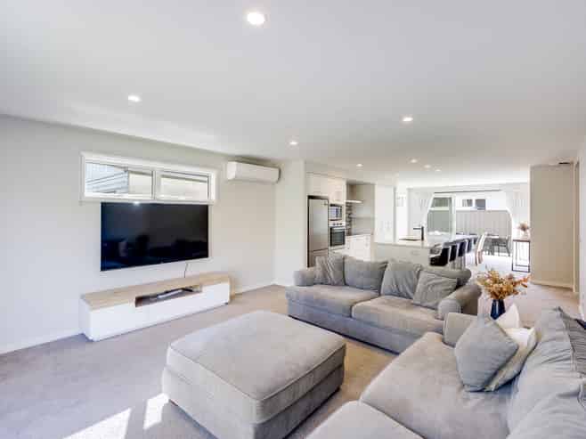 44A Downing Avenue, Pirimai