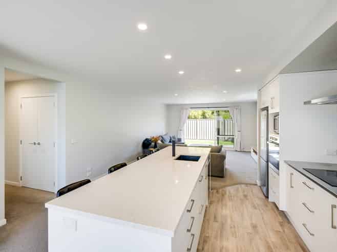 44A Downing Avenue, Pirimai