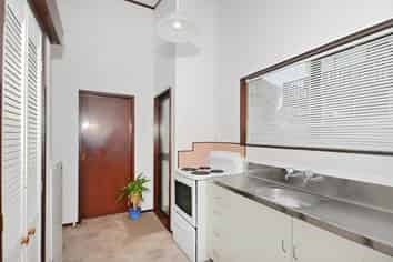 5b Logan Place, Kamo