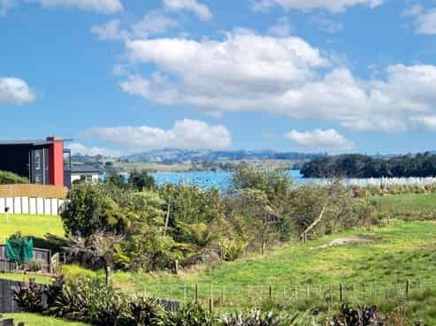 6C Goble Road, Clarks Beach