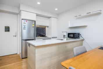 307/10 Lion Place, Epsom