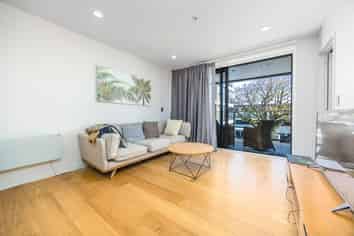 307/10 Lion Place, Epsom