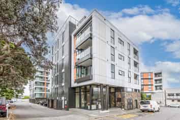 307/10 Lion Place, Epsom