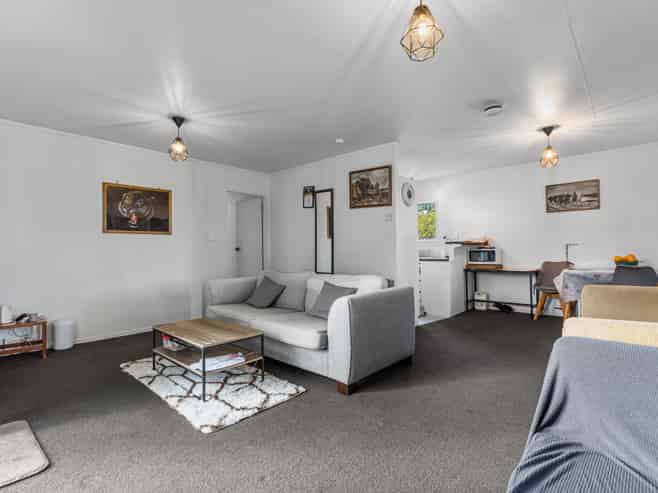 9A Henderson Crescent, Parkvale
