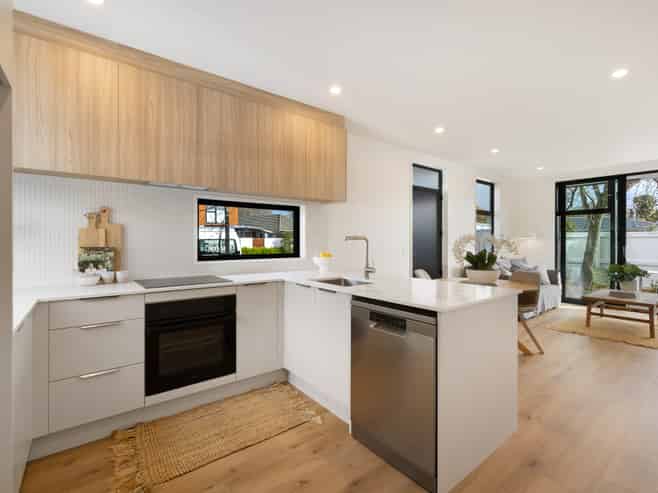 2/2 Courtenay Street, Saint Albans