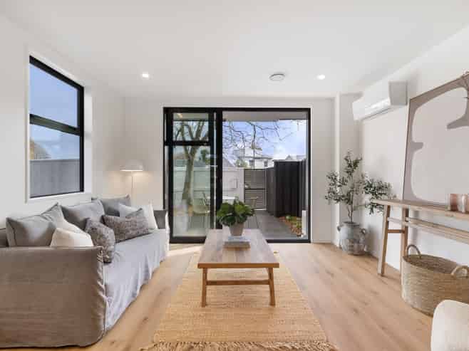 2/2 Courtenay Street, Saint Albans