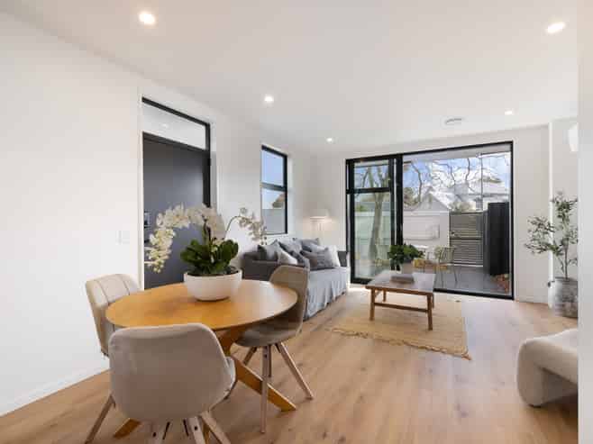 2/2 Courtenay Street, Saint Albans