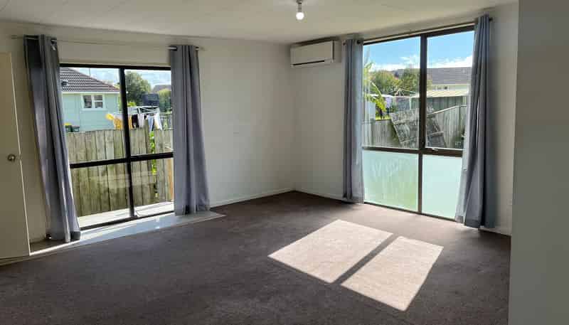 9A Stewart Place, Otara