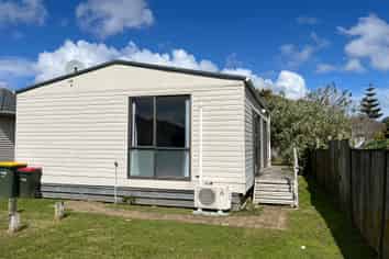 9A Stewart Place, Otara