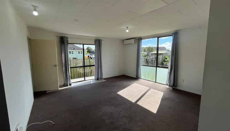 9A Stewart Place, Otara