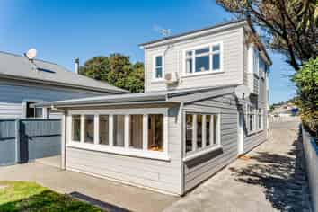 38 Rua Street, Lyall Bay
