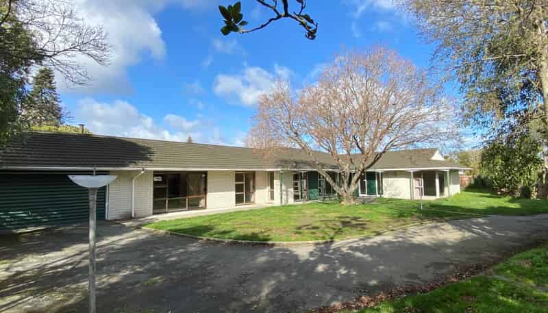 8 Brackendale Place, Burnside