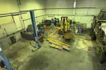 Roadfront 270sqm Industrial Unit