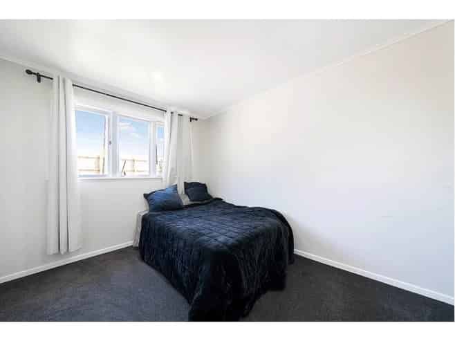 261 Sturges Road, Henderson