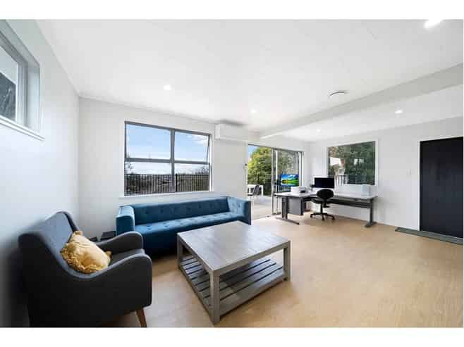 261 Sturges Road, Henderson