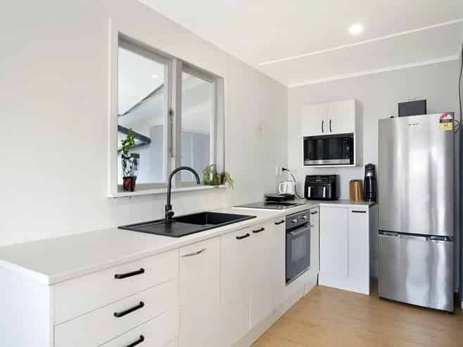 261 Sturges Road, Henderson
