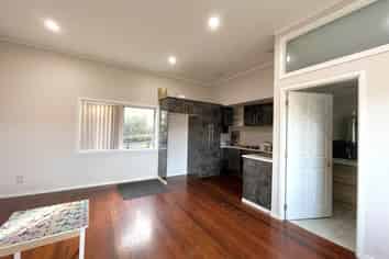 42 Henson Road, Whitford