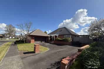 54 Harrowfield Drive, Harrowfield