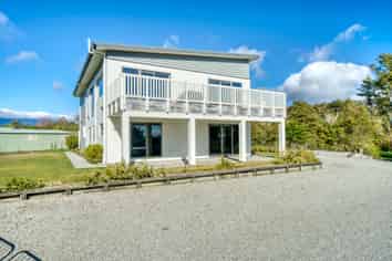 91 Beach Road, Kakapotahi, Ross